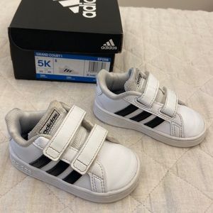Toddler adidas grand court I, size 5